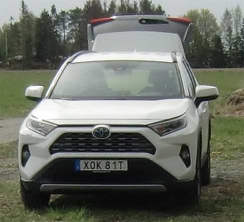 Vit Toyota RAV4 Hybrid AWD stulen i Bromma Stockholm
