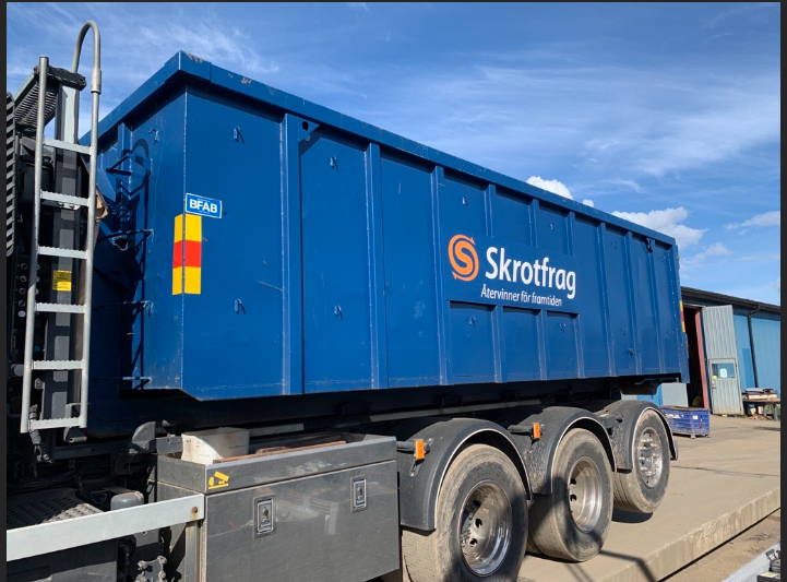 Blå lastväxlarcontainer 22 kbm "Skrotfrag" innehållande metallskrot stulen i Skövde
